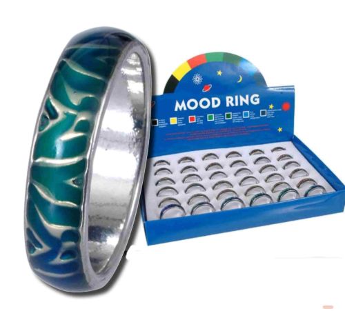 Bild von Blue Magic Ringe im Raubkatzenlook, im Display - VE 36