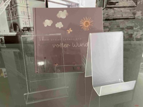 Bild von Albenständer aus Plexi (Schutzfolie entfernen) 15x10x10cm für alle Alben (neue Grösse)