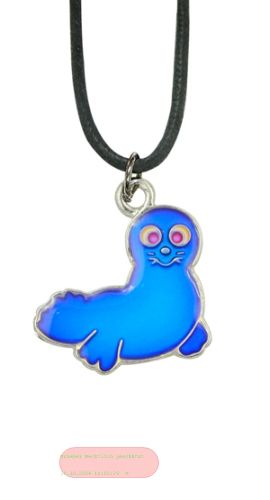 Bild von Halskette mit Blue Magic Robbe-Anhänger, auf Headerkarte - VE 8