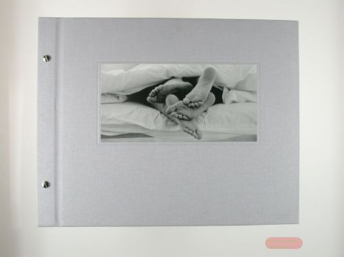 Bild von Hochzeits-Schraubalbum Füsse 39x31cm, 40 S.schwarz, Leinen grau/weiss