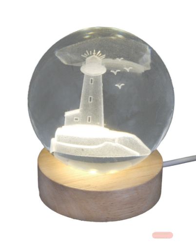 Bild von Klarglaskugel, ca.8cm, LED-Holzsockel mit USB, eingelasertes Motiv Leuchtturm