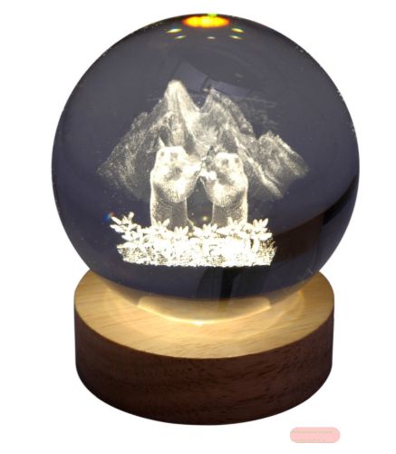 Bild von Klarglaskugel, ca.8cm, LED-Holzsockel mit USB, eingelasertes Motiv Murmeltier