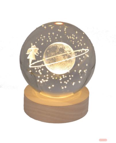 Bild von Klarglaskugel, ca.8cm, LED-Holzsockel mit USB, eingelasertes Motiv Träumer