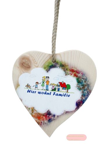 Bild von Spruchherz Holz mittel, 15x17cm, Fichte 15mm mit Kordel, Hier wohnt Familie - VE 4