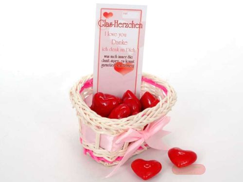 Bild von Sympathie Glasherzen , rot, im Bast-Herzkörbchen - VE 40